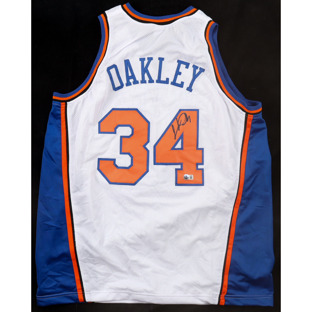 Charles Oakley Signed Jersey (Beckett) at PristineAuction.com