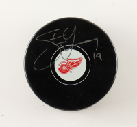 Steve Yzerman Signed Red Wings Logo Hockey Puck (Beckett) at PristineAuction.com