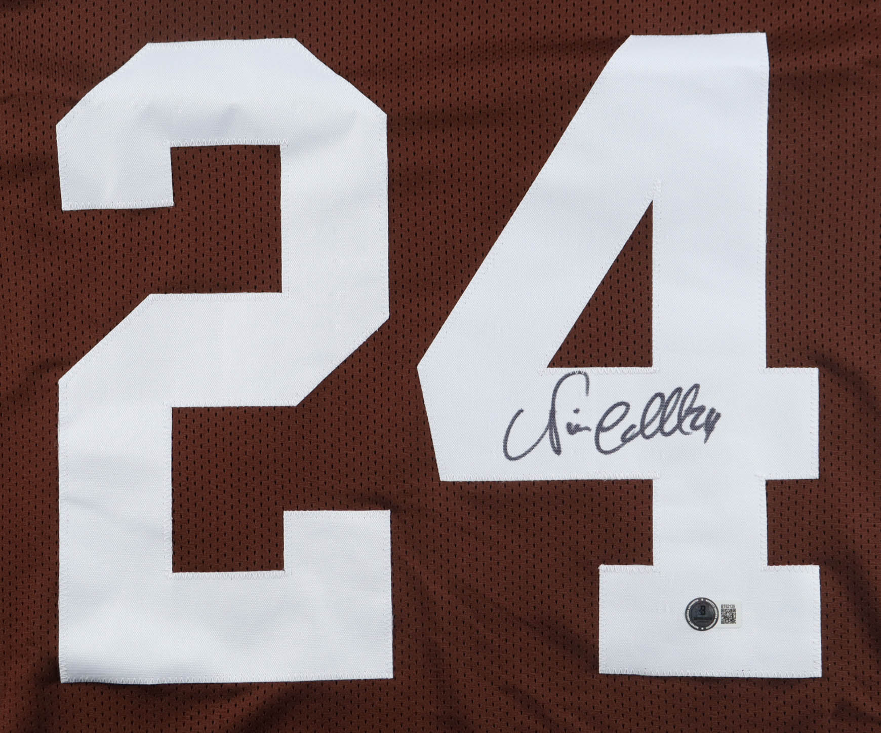 Nick Chubb Signed Jersey (Beckett) at PristineAuction.com Nick Chubb Signed Jersey (Beckett) at PristineAuction.com