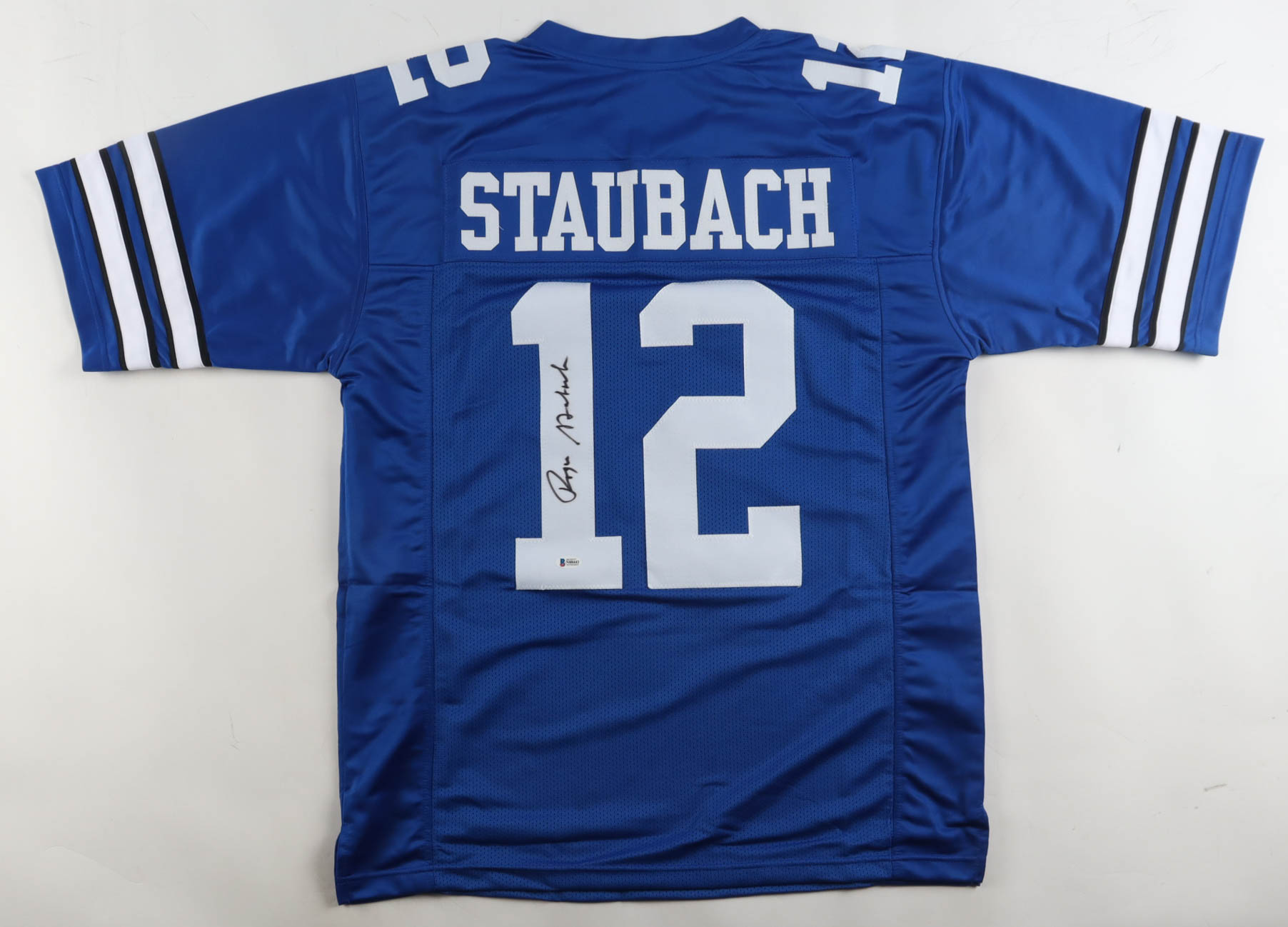 Roger Staubach Signed Jersey (Beckett) at PristineAuction.com Roger Staubach Signed Jersey (Beckett) at PristineAuction.com