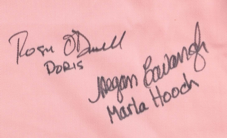 "A League Of Their Own" Rockford Peaches Jersey Cast-Signed & Inscribed By (11) with Geena Davis, Lori Petty, Rosie O'Donnell (Schwartz) at PristineAuction.com "A League Of Their Own" Rockford Peaches Jersey Cast-Signed & Inscribed By (11) with Geena Davis, Lori Petty, Rosie O'Donnell (Schwartz) at PristineAuction.com