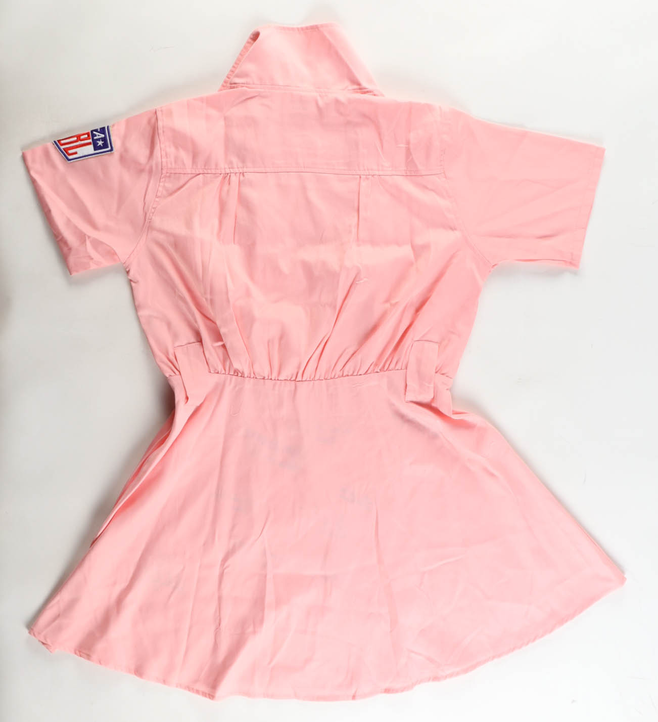 "A League Of Their Own" Rockford Peaches Jersey Cast-Signed & Inscribed By (11) with Geena Davis, Lori Petty, Rosie O'Donnell (Schwartz) at PristineAuction.com "A League Of Their Own" Rockford Peaches Jersey Cast-Signed & Inscribed By (11) with Geena Davis, Lori Petty, Rosie O'Donnell (Schwartz) at PristineAuction.com