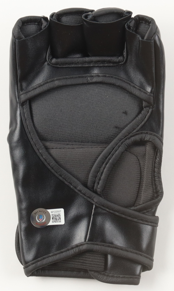 Alexandre Pantoja Signed Custom Brazil MMA Glove (Beckett) at PristineAuction.com Alexandre Pantoja Signed Custom Brazil MMA Glove (Beckett) at PristineAuction.com