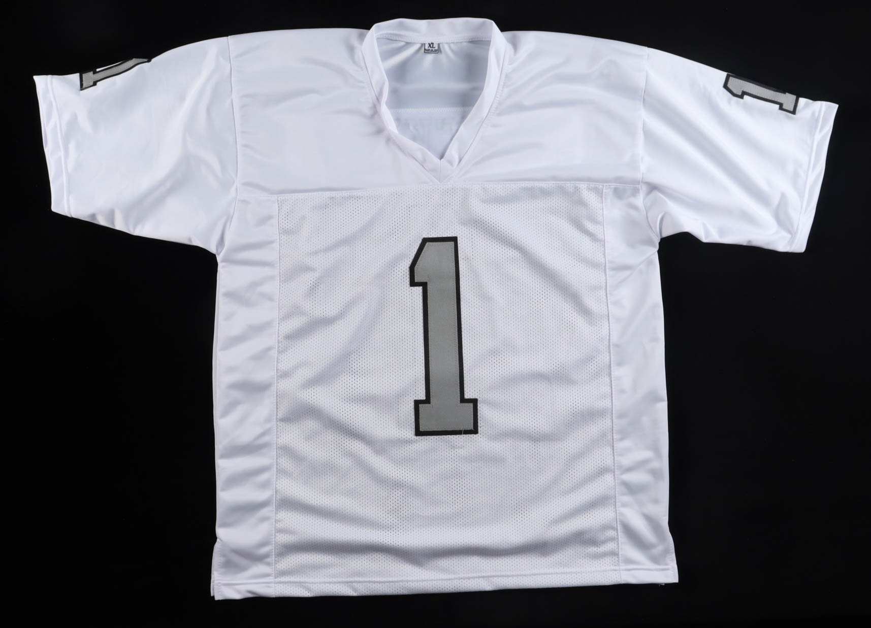 Tre Tucker Signed Jersey (Beckett) at PristineAuction.com Tre Tucker Signed Jersey (Beckett) at PristineAuction.com