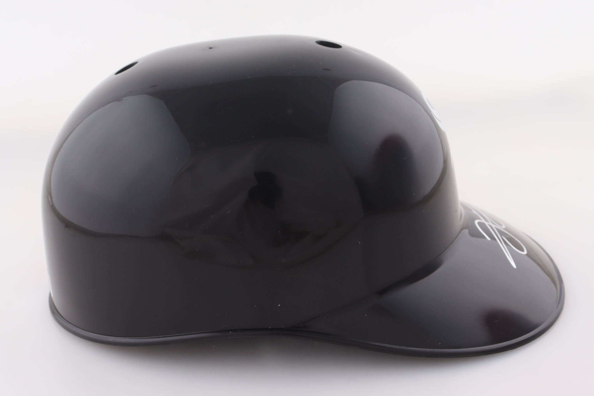 Frank Thomas Signed White Sox Full-Size Batting Helmet (Schwartz) at PristineAuction.com Frank Thomas Signed White Sox Full-Size Batting Helmet (Schwartz) at PristineAuction.com