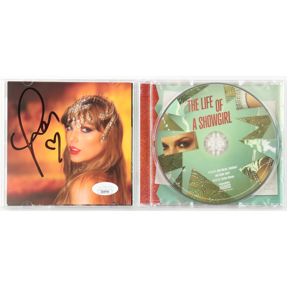 Taylor Swift Signed "The Life of a Showgirl" CD Album Insert (JSA) at PristineAuction.com