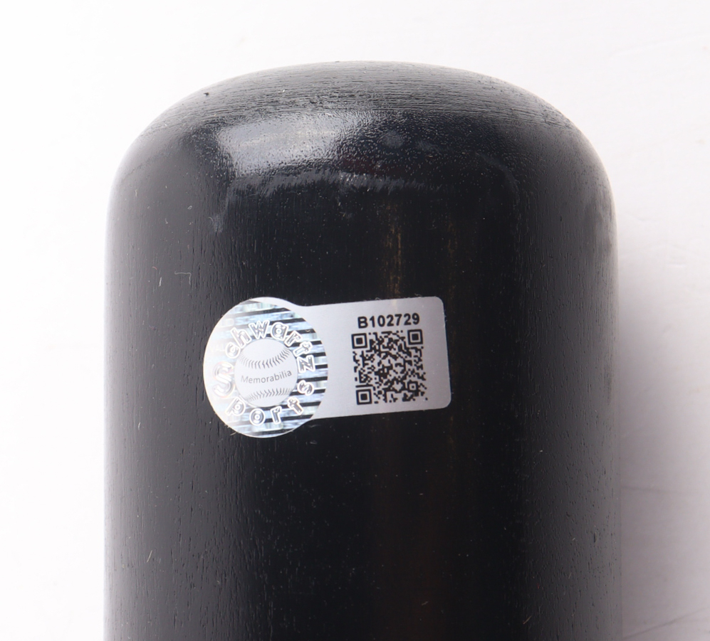 Wade Boggs Signed Rawlings Baseball Bat Inscribed "HOF 05" (Schwartz) at PristineAuction.com Wade Boggs Signed Rawlings Baseball Bat Inscribed "HOF 05" (Schwartz) at PristineAuction.com