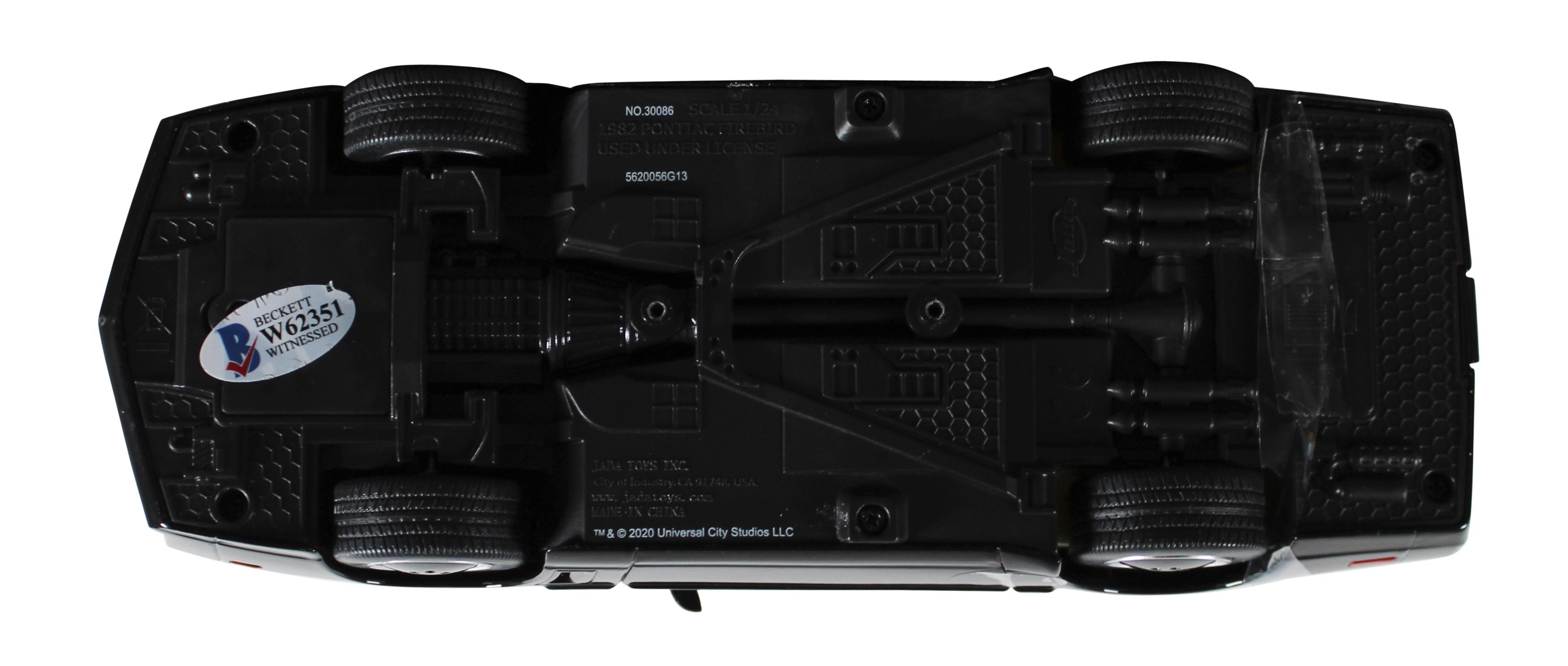 David Hasselhoff & William Daniels Signed "Knight Rider" K.I.T.T. Die-Cast Car in Original Packaging (Beckett) at PristineAuction.com David Hasselhoff & William Daniels Signed "Knight Rider" K.I.T.T. Die-Cast Car in Original Packaging (Beckett) at PristineAuction.com