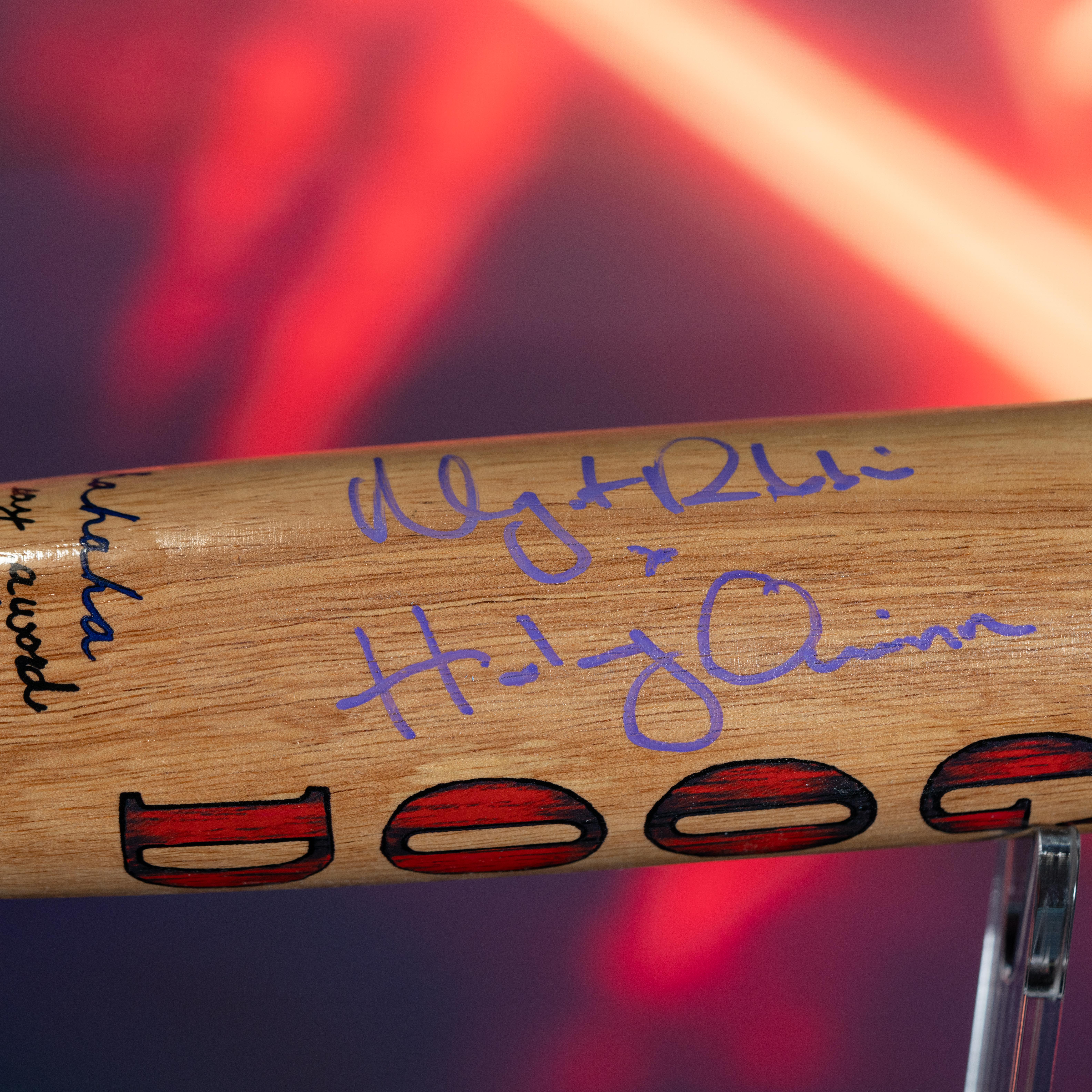 Margot Robbie Signed "Suicide Squad" Harley Quinn Baseball Bat Inscribed "Harley Quinn" (JSA) at PristineAuction.com Margot Robbie Signed "Suicide Squad" Harley Quinn Baseball Bat Inscribed "Harley Quinn" (JSA) at PristineAuction.com
