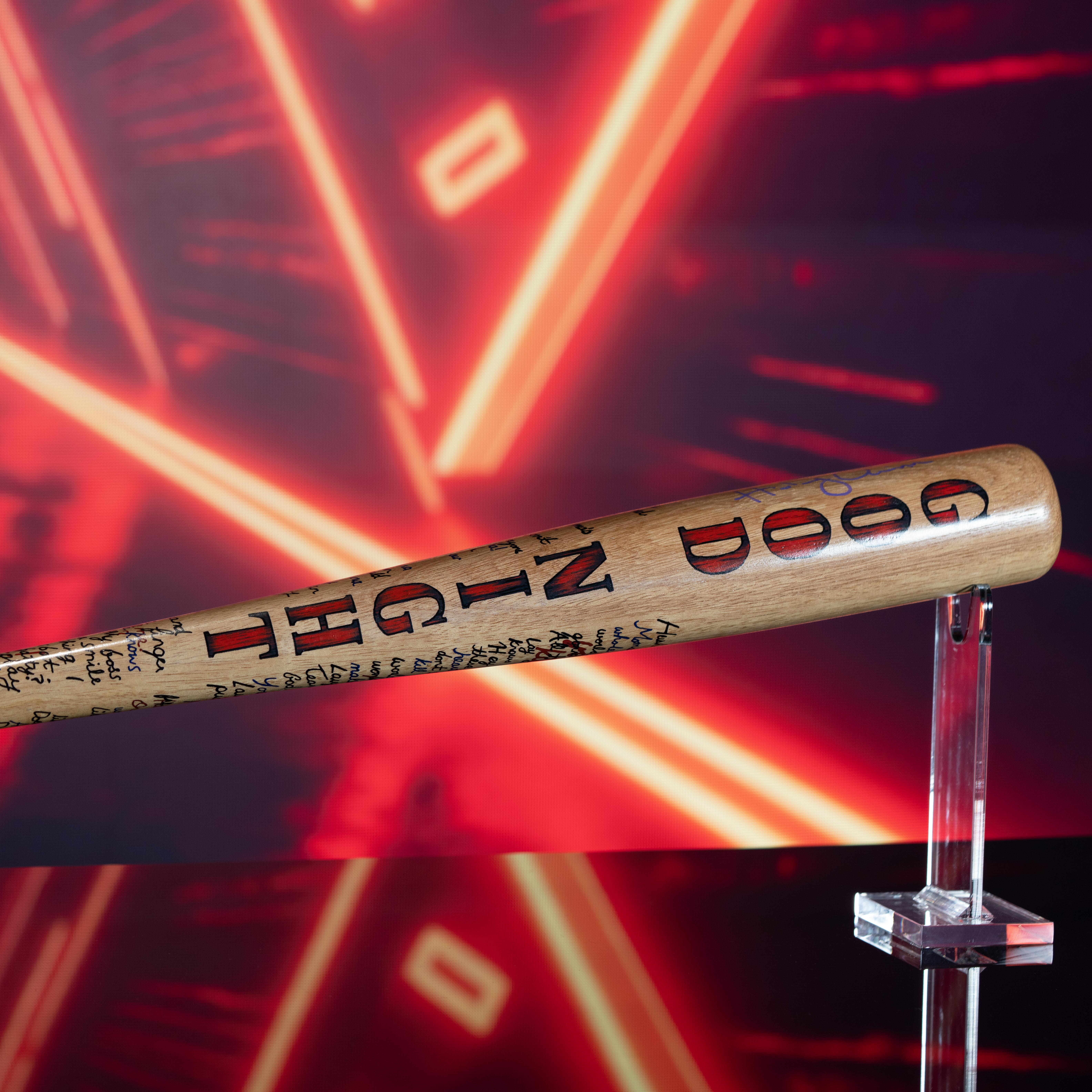 Margot Robbie Signed "Suicide Squad" Harley Quinn Baseball Bat Inscribed "Harley Quinn" (JSA) at PristineAuction.com Margot Robbie Signed "Suicide Squad" Harley Quinn Baseball Bat Inscribed "Harley Quinn" (JSA) at PristineAuction.com