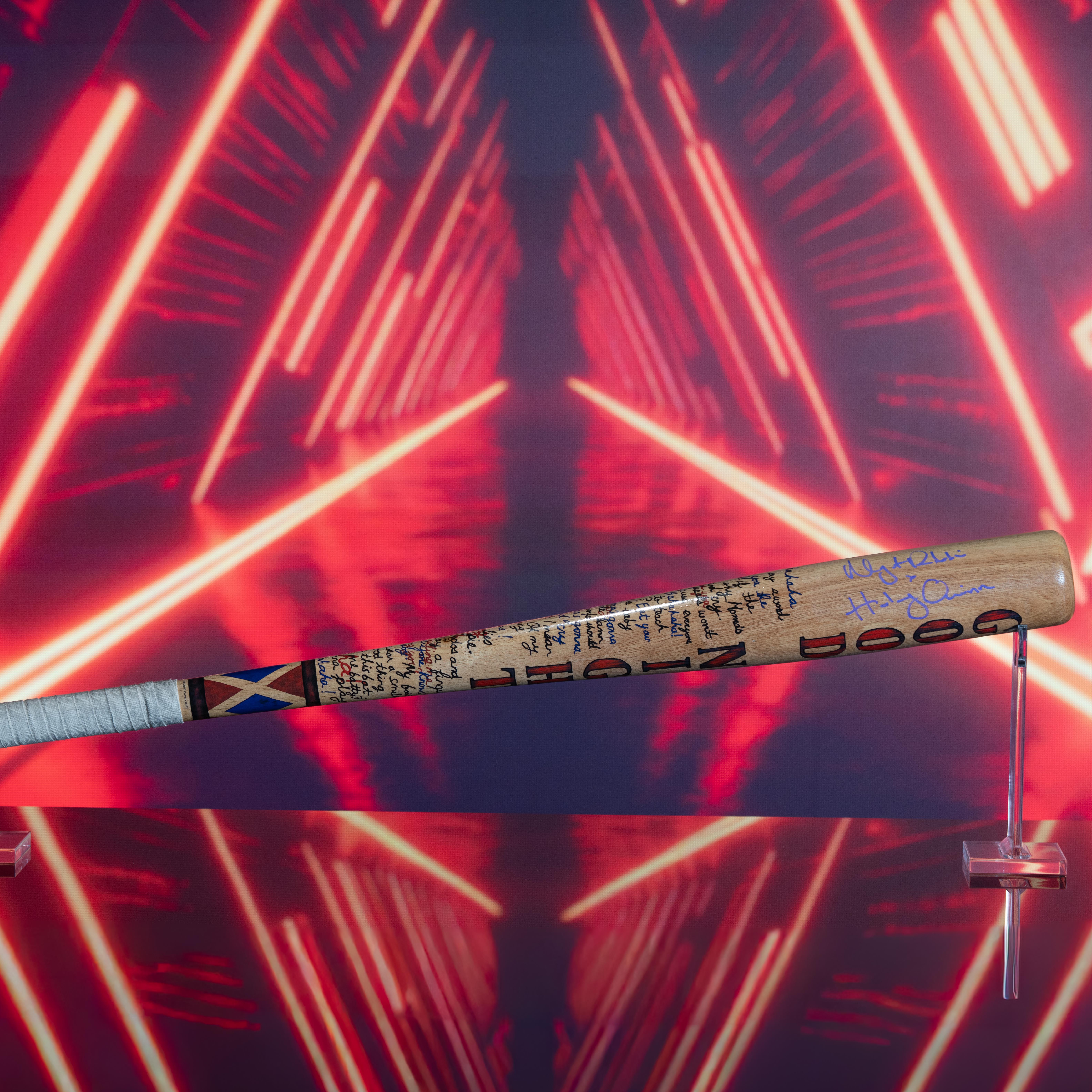 Margot Robbie Signed "Suicide Squad" Harley Quinn Baseball Bat Inscribed "Harley Quinn" (JSA) at PristineAuction.com Margot Robbie Signed "Suicide Squad" Harley Quinn Baseball Bat Inscribed "Harley Quinn" (JSA) at PristineAuction.com