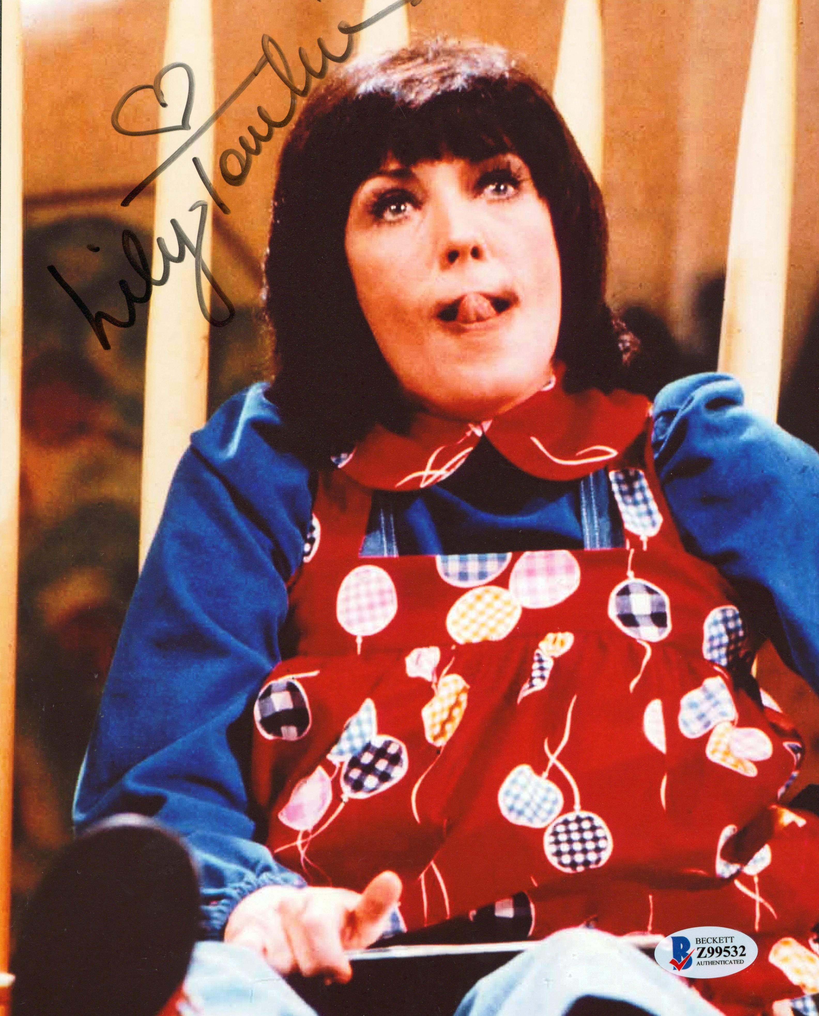 Lily Tomlin Signed "Rowan & Martin's Laugh-In" 8x10 Photo (Beckett) at PristineAuction.com Lily Tomlin Signed "Rowan & Martin's Laugh-In" 8x10 Photo (Beckett) at PristineAuction.com