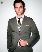 Penn Badgley Signed "Gossip Girl" 8x10 Photo (Wizard World) at PristineAuction.com