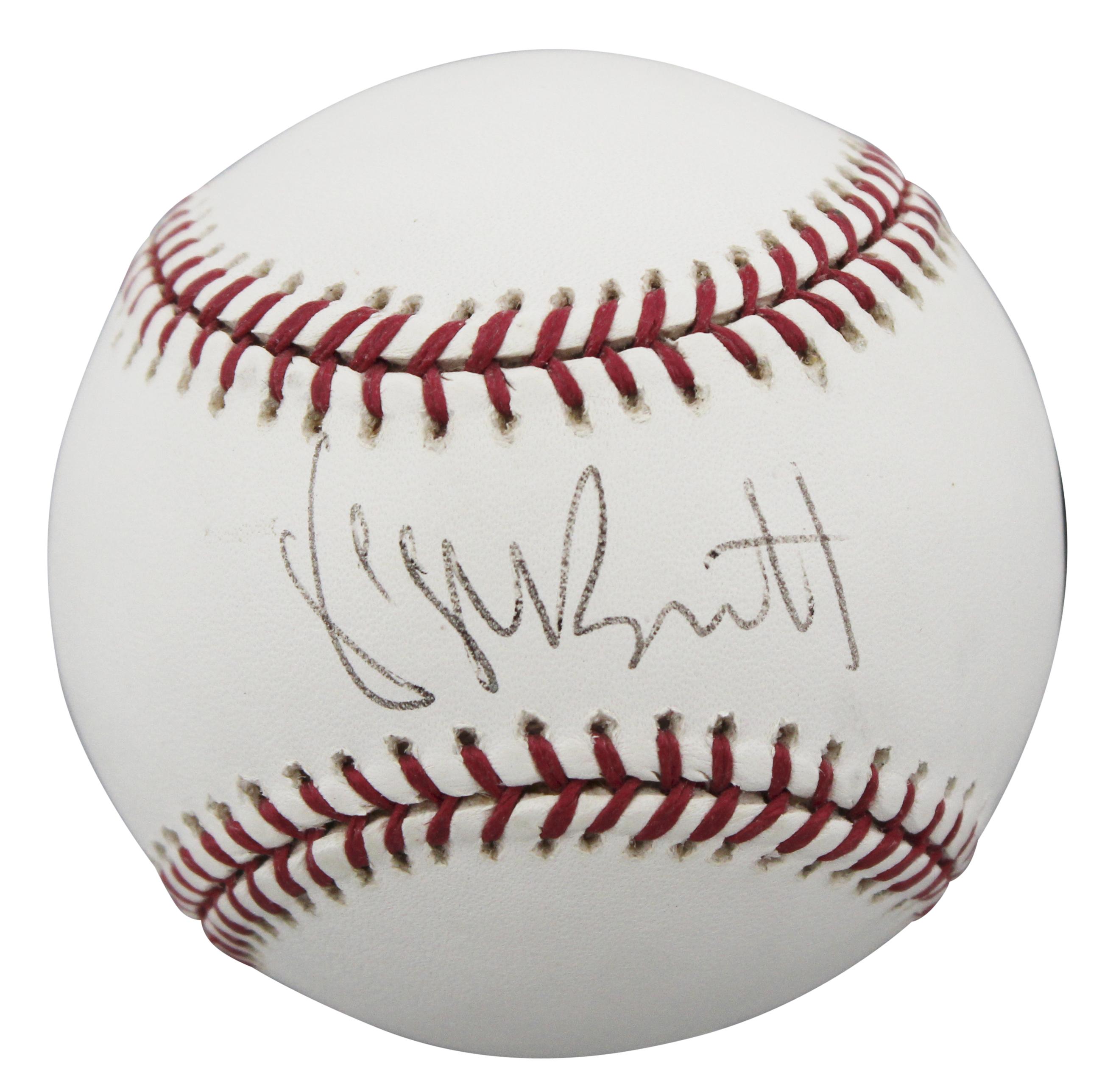 George Brett Signed OML Baseball (Beckett) at PristineAuction.com George Brett Signed OML Baseball (Beckett) at PristineAuction.com