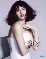 Felicity Jones Signed 11x14 Photo (Beckett) at PristineAuction.com
