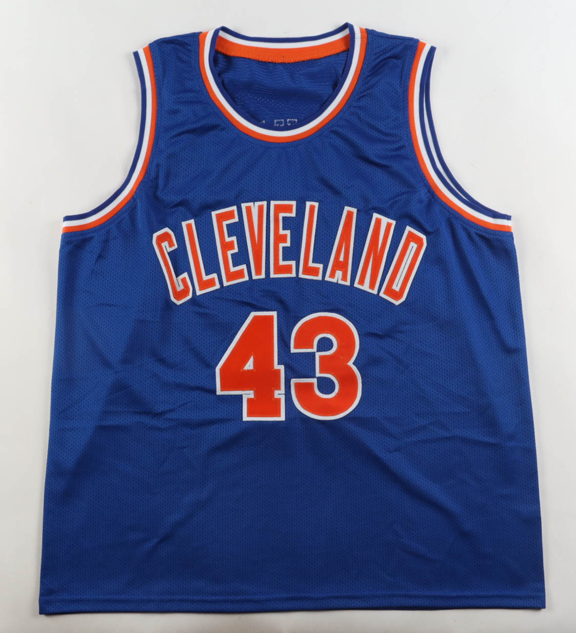 Brad Daugherty Signed Jersey (JSA) at PristineAuction.com Brad Daugherty Signed Jersey (JSA) at PristineAuction.com