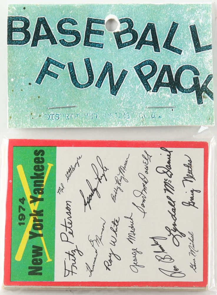 1974 Topps Baseball Card Fun Pack with (10) Cards at PristineAuction.com 1974 Topps Baseball Card Fun Pack with (10) Cards at PristineAuction.com