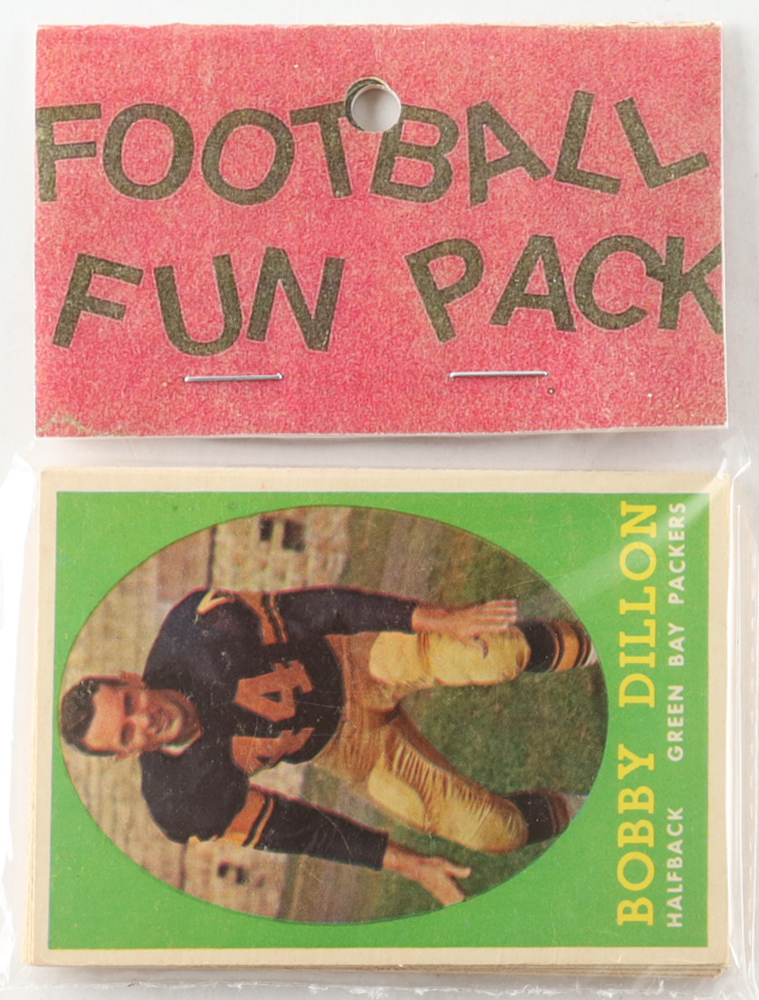 1958 Topps Football Fun Pack with (10) Cards at PristineAuction.com 1958 Topps Football Fun Pack with (10) Cards at PristineAuction.com