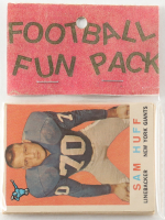 1959 Topps Football Card Fun Pack with (10) Cards at PristineAuction.com