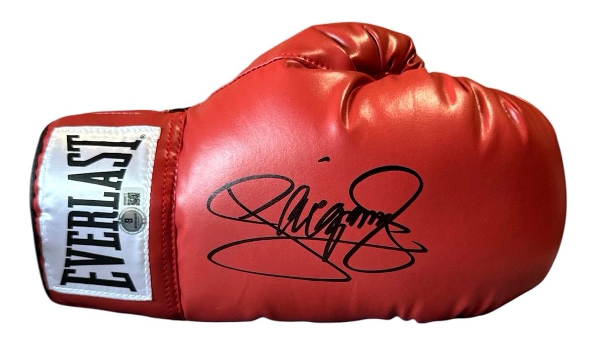 Manny Pacquiao Signed Everlast Boxing Glove (Beckett) at PristineAuction.com Manny Pacquiao Signed Everlast Boxing Glove (Beckett) at PristineAuction.com