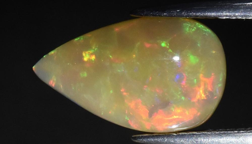 3.84 Carats Natural Yellow Opal Loose at PristineAuction.com 3.84 Carats Natural Yellow Opal Loose at PristineAuction.com