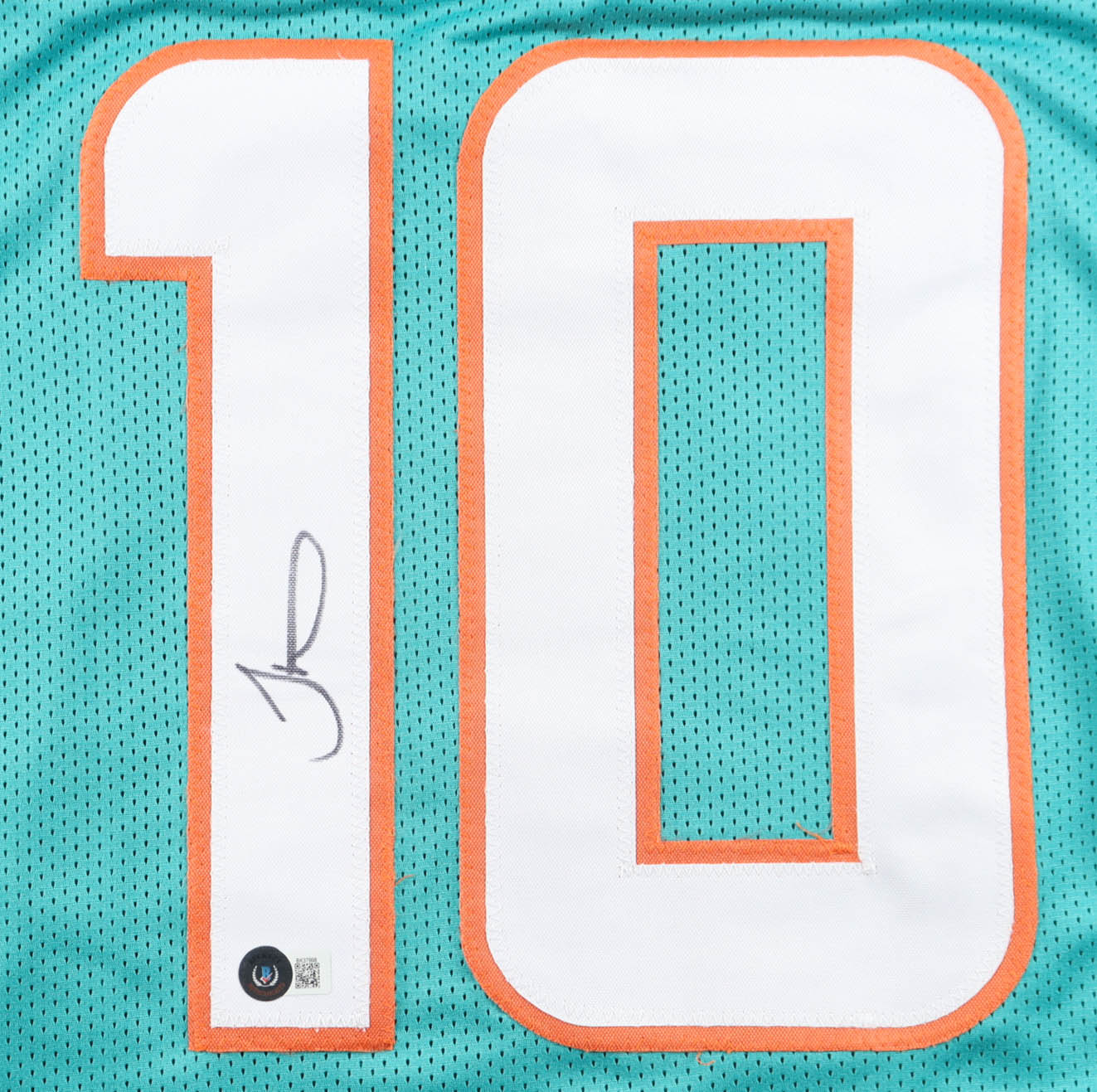 Tyreek Hill Signed Jersey (Beckett) at PristineAuction.com Tyreek Hill Signed Jersey (Beckett) at PristineAuction.com