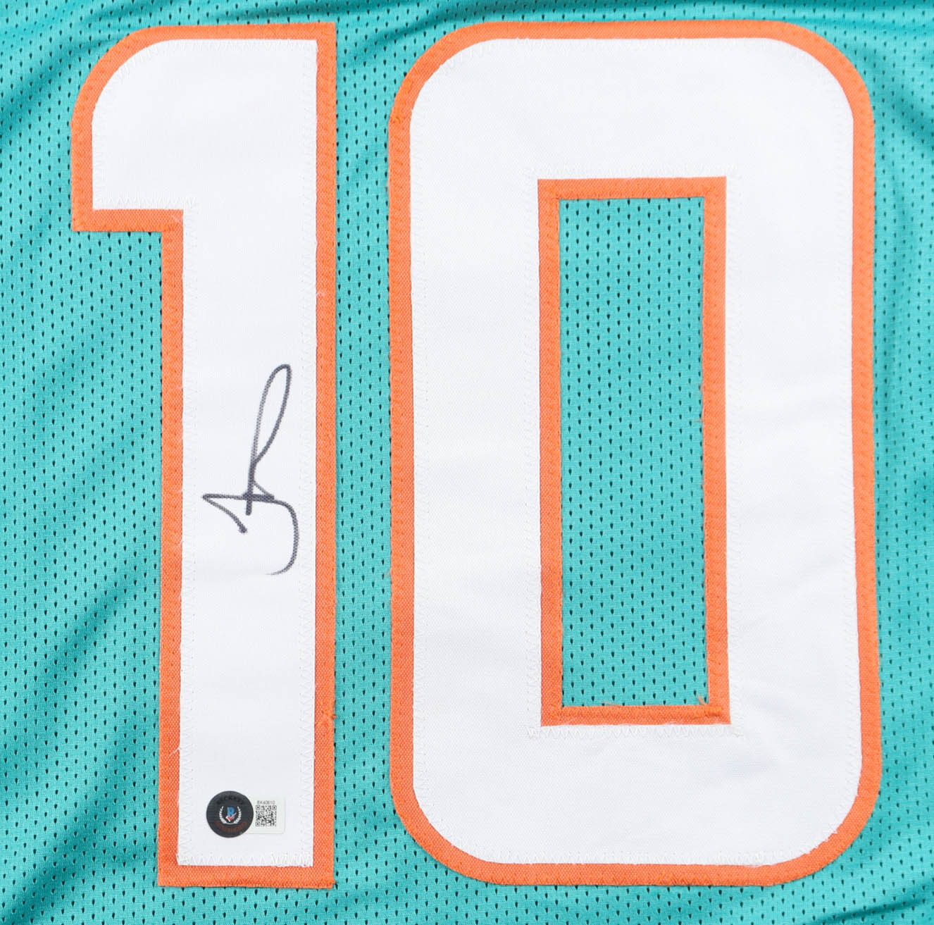 Tyreek Hill Signed Jersey (Beckett) at PristineAuction.com Tyreek Hill Signed Jersey (Beckett) at PristineAuction.com