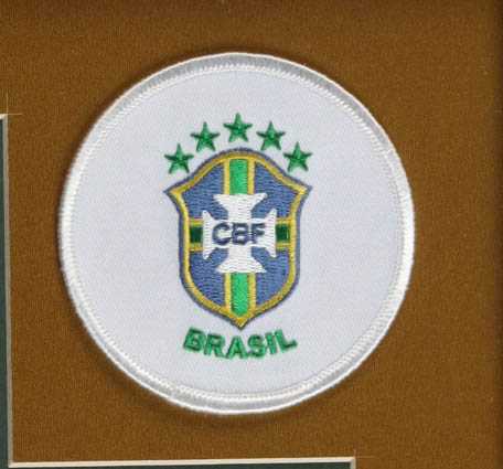 Pele Signed Custom Framed Jersey Display with Trophy Pin & Stat Plaque (Beckett) at PristineAuction.com Pele Signed Custom Framed Jersey Display with Trophy Pin & Stat Plaque (Beckett) at PristineAuction.com