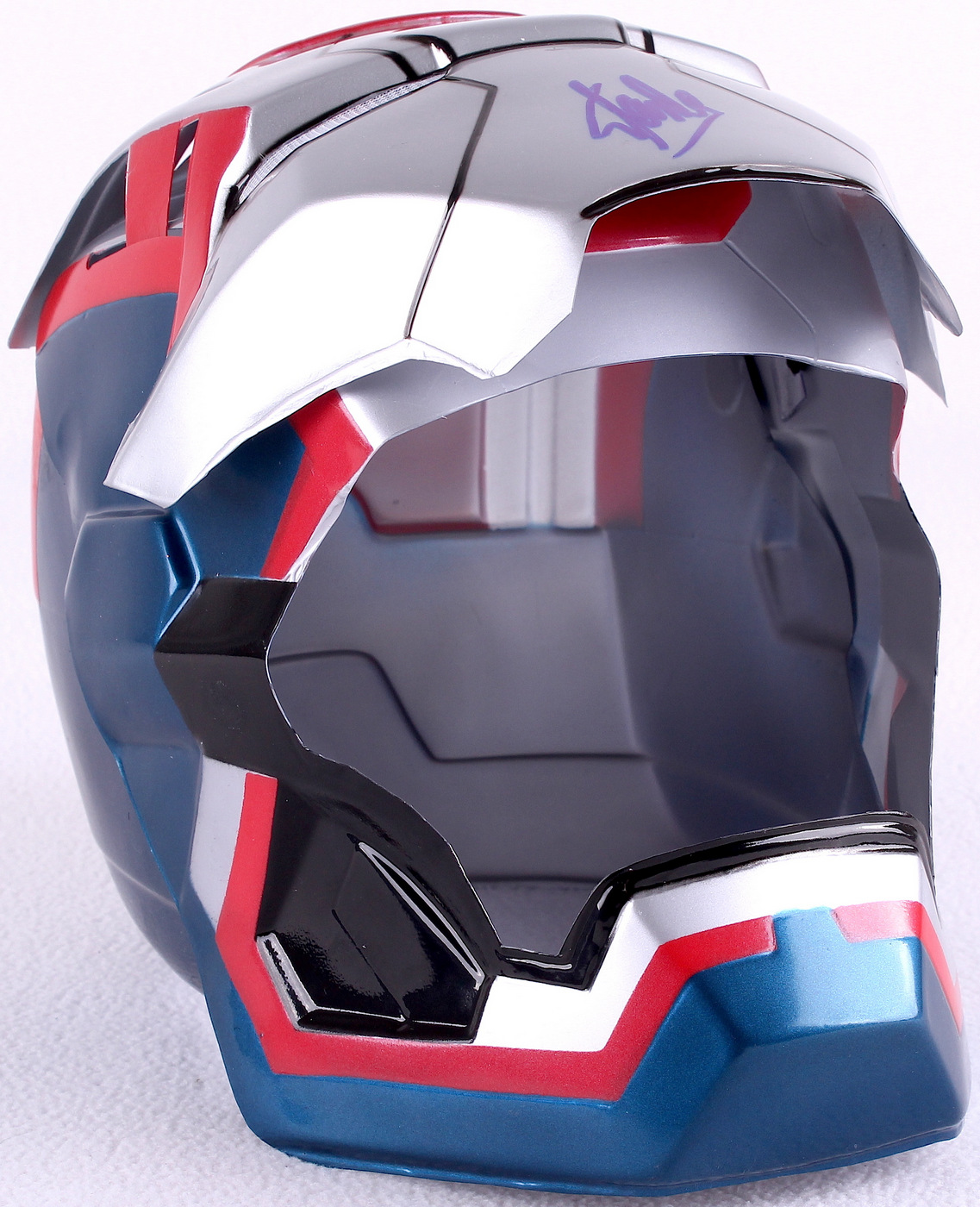 Stan Lee Signed 3-D Marvel "Patriot Iron Man" Mask in High Quality Display Case (PSA COA) at PristineAuction.com Stan Lee Signed 3-D Marvel "Patriot Iron Man" Mask in High Quality Display Case (PSA COA) at PristineAuction.com