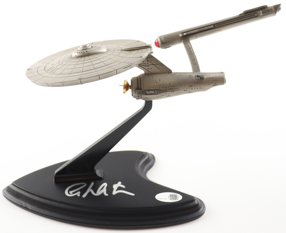 William Shatner Signed Pewter Franklin Mint "Star Trek Enterprise" Figurine (JSA) at PristineAuction.com William Shatner Signed Pewter Franklin Mint "Star Trek Enterprise" Figurine (JSA) at PristineAuction.com