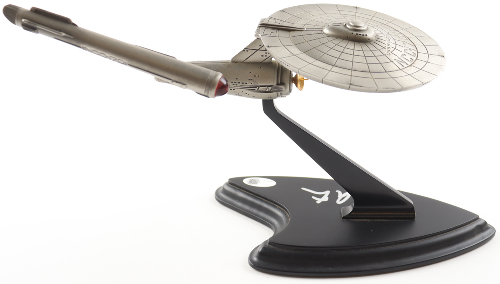 William Shatner Signed Pewter Franklin Mint "Star Trek Enterprise" Figurine (JSA) at PristineAuction.com William Shatner Signed Pewter Franklin Mint "Star Trek Enterprise" Figurine (JSA) at PristineAuction.com