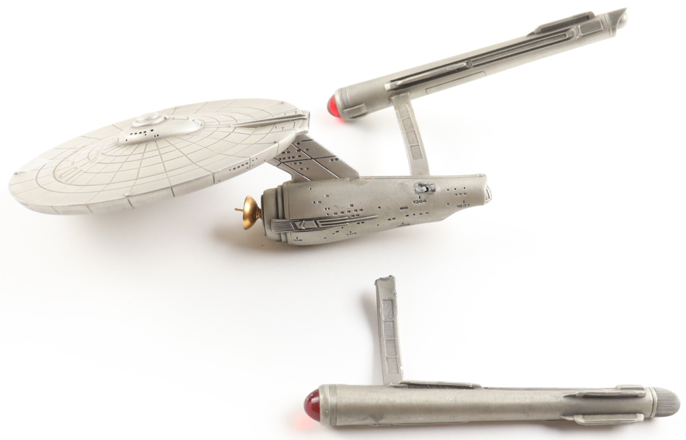 William Shatner Signed Pewter Franklin Mint "Star Trek Enterprise" Figurine (JSA) at PristineAuction.com William Shatner Signed Pewter Franklin Mint "Star Trek Enterprise" Figurine (JSA) at PristineAuction.com