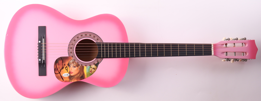 Taylor Swift Guitar with Signed Custom Insert Pickguard (JSA) at PristineAuction.com Taylor Swift Guitar with Signed Custom Insert Pickguard (JSA) at PristineAuction.com