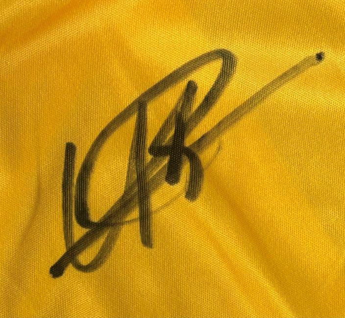 Usain Bolt Signed Team Jamaica Track Shirt (Beckett) at PristineAuction.com Usain Bolt Signed Team Jamaica Track Shirt (Beckett) at PristineAuction.com