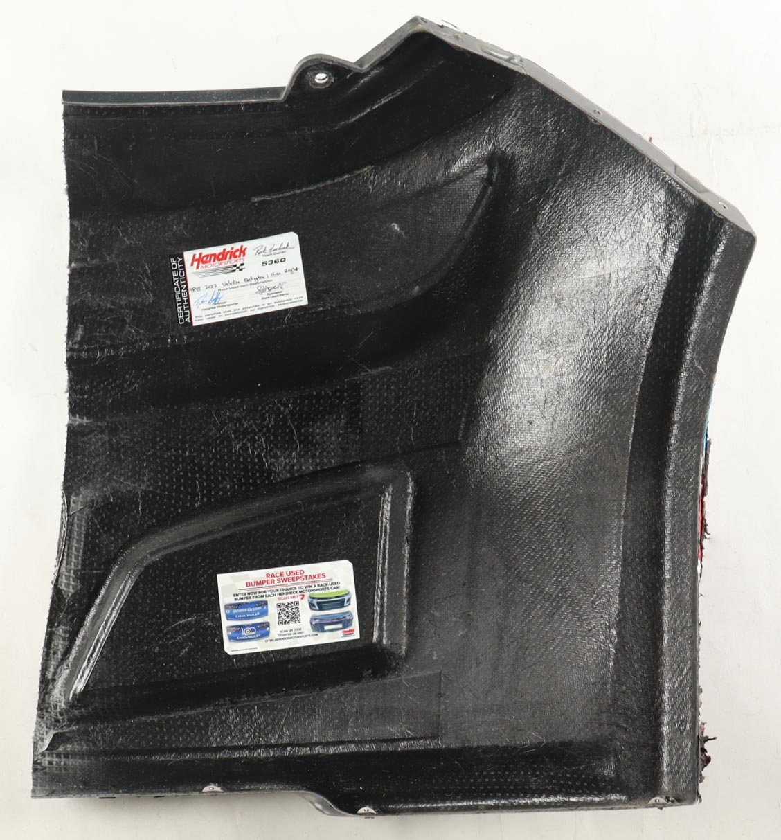 Alex Bowman Race-Used 2022 Goodyear 400 #48 Valvoline Right Partial Nose Car Piece (Hendrick Motorsports) at PristineAuction.com Alex Bowman Race-Used 2022 Goodyear 400 #48 Valvoline Right Partial Nose Car Piece (Hendrick Motorsports) at PristineAuction.com