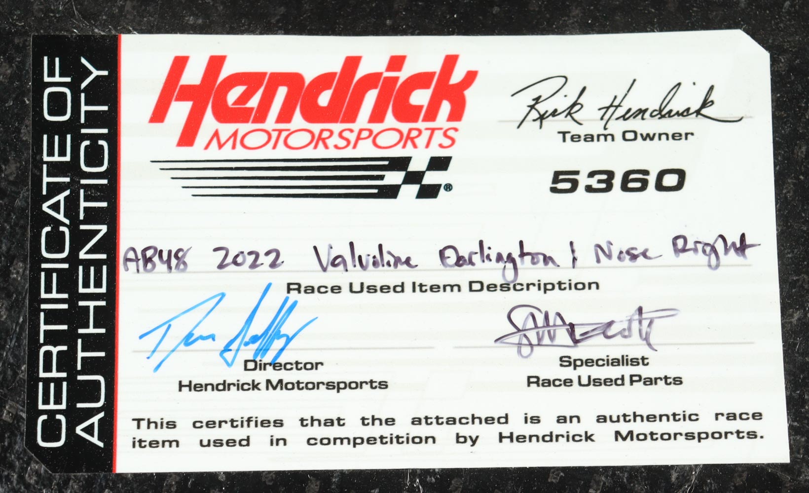 Alex Bowman Race-Used 2022 Goodyear 400 #48 Valvoline Right Partial Nose Car Piece (Hendrick Motorsports) at PristineAuction.com Alex Bowman Race-Used 2022 Goodyear 400 #48 Valvoline Right Partial Nose Car Piece (Hendrick Motorsports) at PristineAuction.com