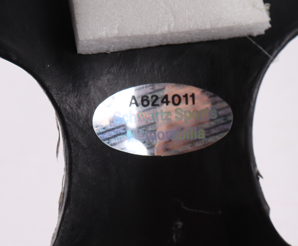 Gerry Cheevers Signed Throwback Hockey Goalie Mask Inscribed "The Mask" (Schwartz) at PristineAuction.com Gerry Cheevers Signed Throwback Hockey Goalie Mask Inscribed "The Mask" (Schwartz) at PristineAuction.com