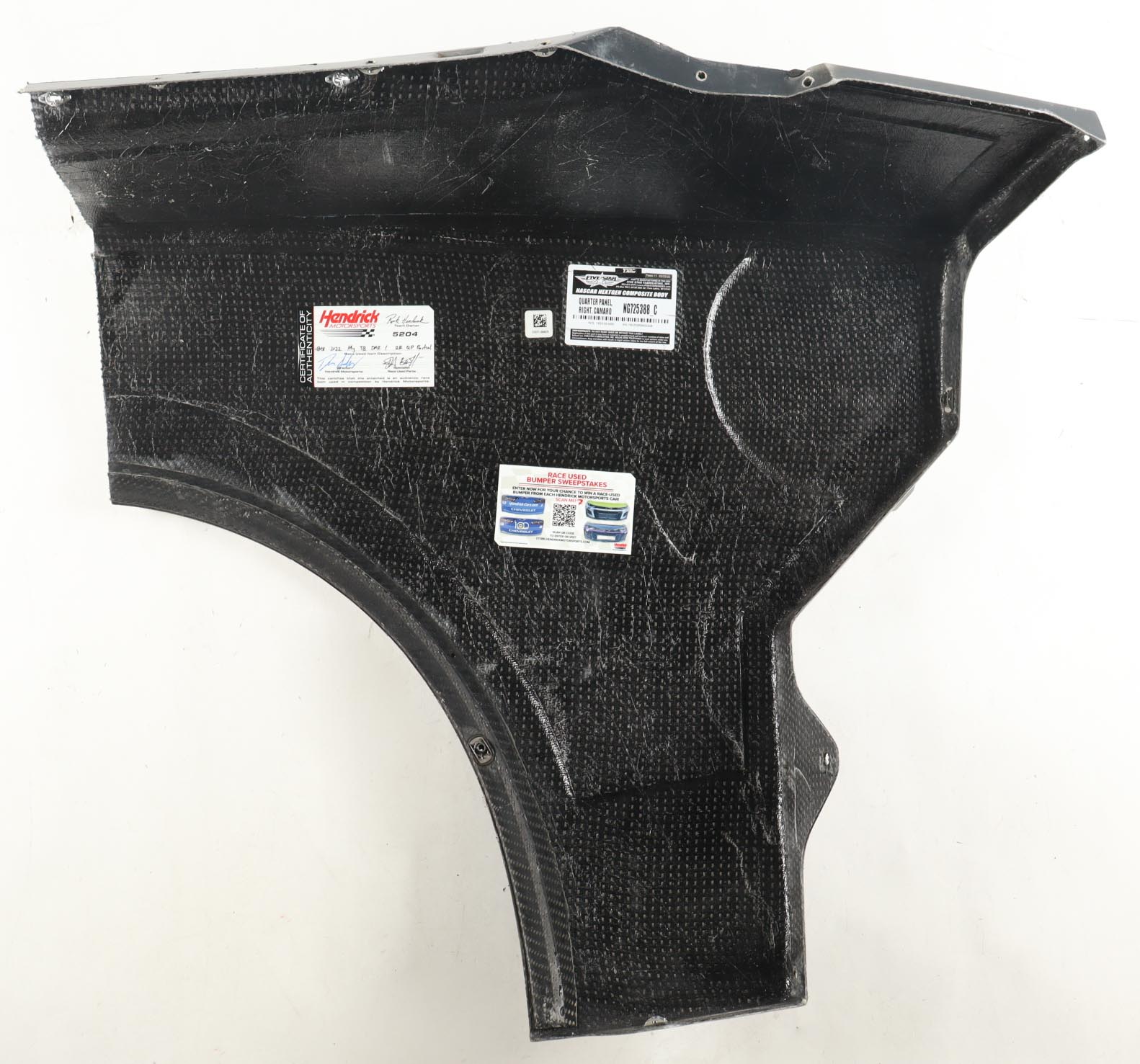 Alex Bowman Race-Used 2022 Darlington Raceway 1 #48 Ally Throwback Partial Right Rear Quarter Panel Car Piece (Hendrick Motorsports) at PristineAuction.com Alex Bowman Race-Used 2022 Darlington Raceway 1 #48 Ally Throwback Partial Right Rear Quarter Panel Car Piece (Hendrick Motorsports) at PristineAuction.com