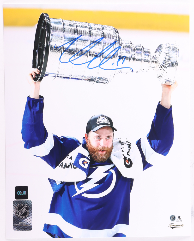 Victor Hedman Signed Lightning 8x10 Photo (COJO) at PristineAuction.com Victor Hedman Signed Lightning 8x10 Photo (COJO) at PristineAuction.com