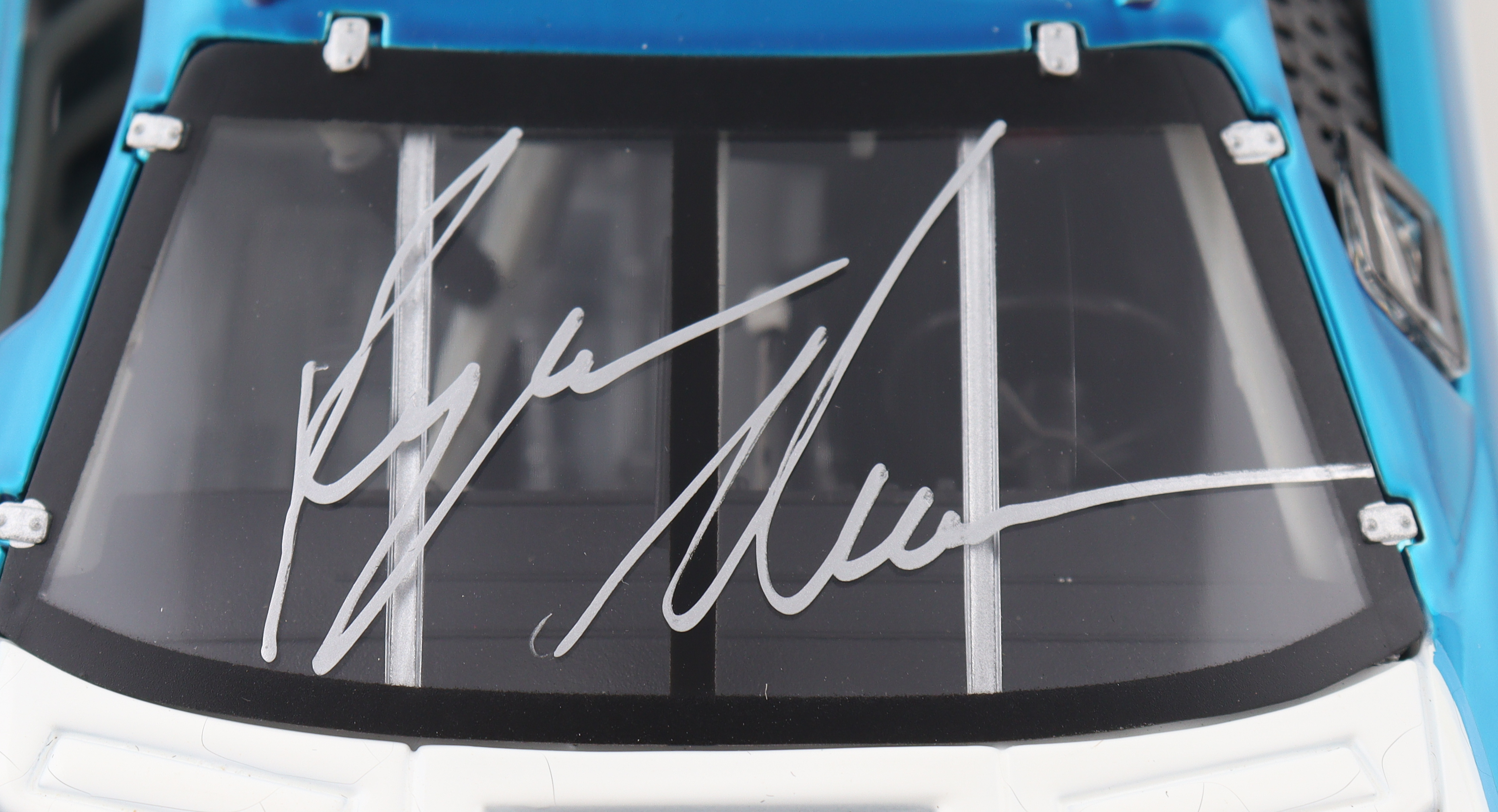 Ryan Newman Signed NASCAR LE #12 AllTel Mobil 1 2002 Ford Taurus 1:24 Die-Cast Car (Beckett) at PristineAuction.com Ryan Newman Signed NASCAR LE #12 AllTel Mobil 1 2002 Ford Taurus 1:24 Die-Cast Car (Beckett) at PristineAuction.com