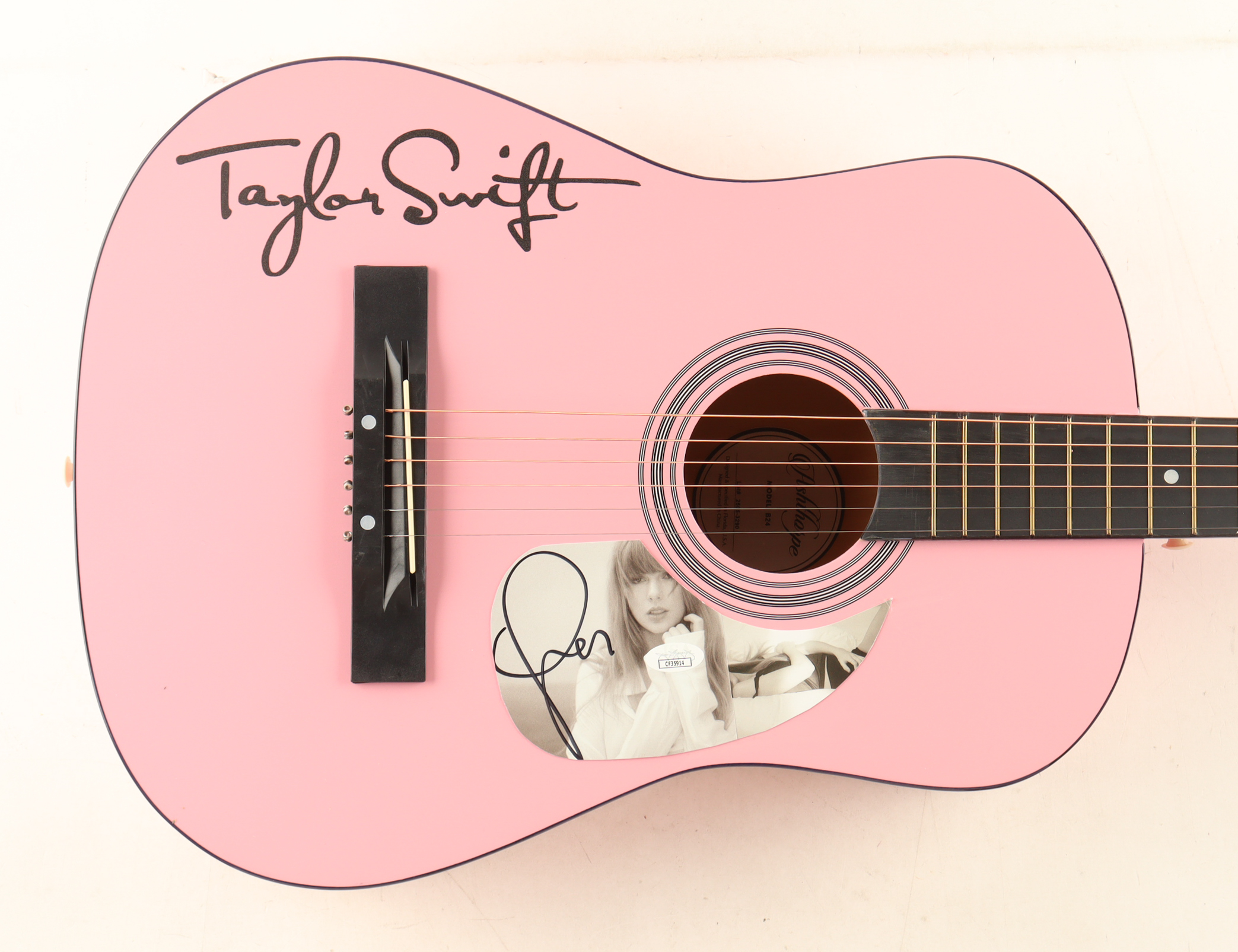 Taylor Swift Guitar with Signed Custom Insert Pickguard (JSA) at PristineAuction.com Taylor Swift Guitar with Signed Custom Insert Pickguard (JSA) at PristineAuction.com