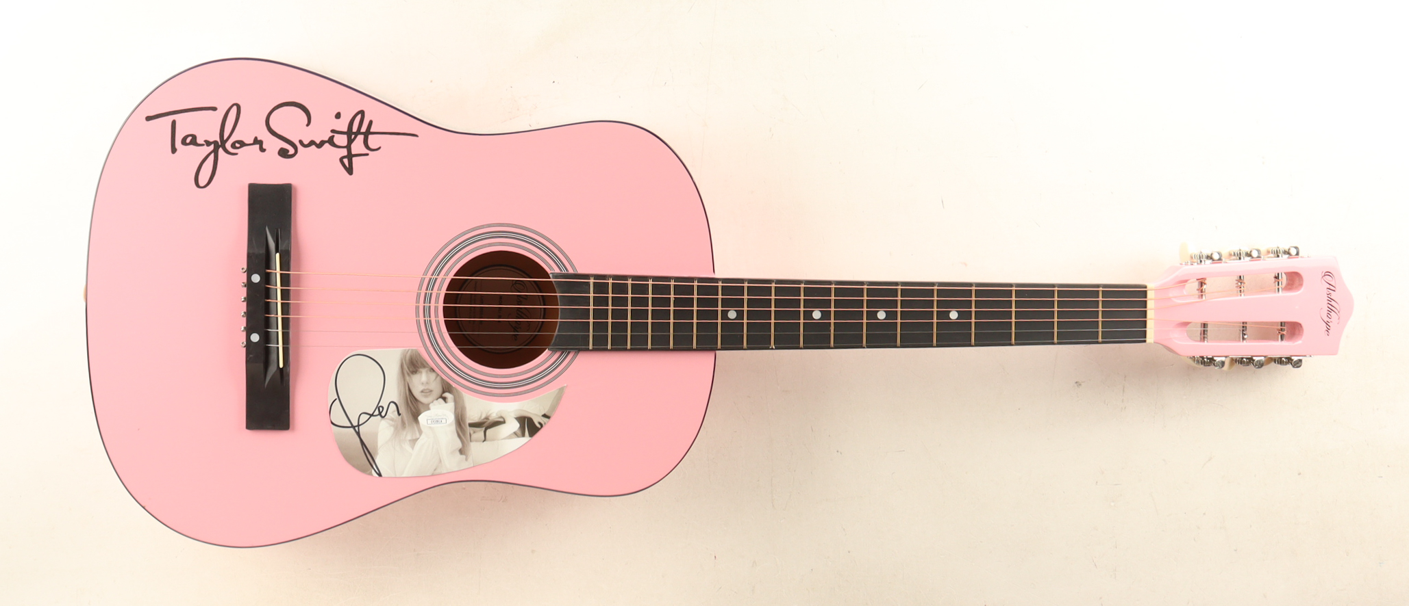 Taylor Swift Guitar with Signed Custom Insert Pickguard (JSA) at PristineAuction.com Taylor Swift Guitar with Signed Custom Insert Pickguard (JSA) at PristineAuction.com