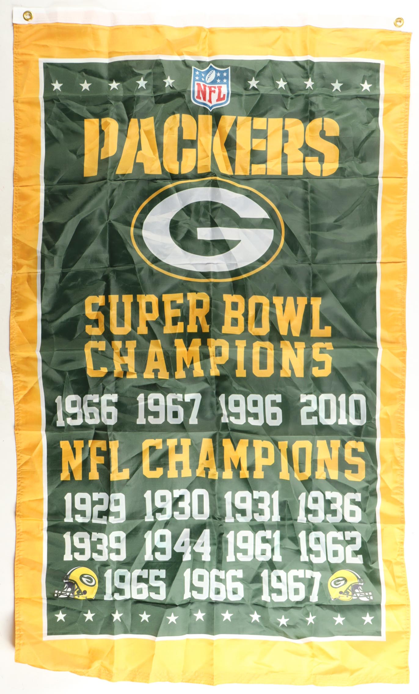 Green Bay Packers Commemorative Super Bowl Champions Flag at PristineAuction.com Green Bay Packers Commemorative Super Bowl Champions Flag at PristineAuction.com
