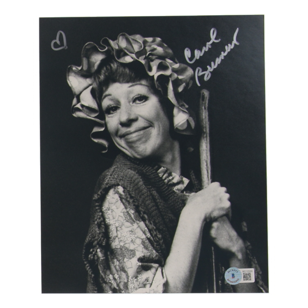 Carol Burnett Signed 8x10 Photo (Beckett) at PristineAuction.com
