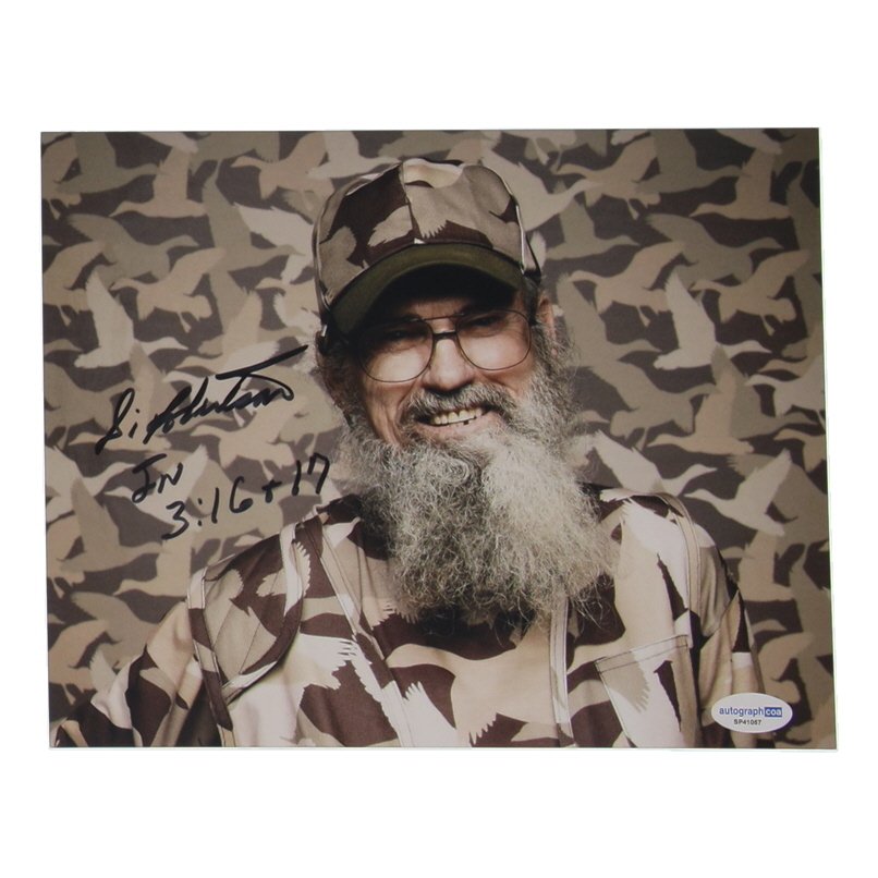 Si Robertson Signed "Duck Dynasty" 8x10 Photo (AutographCOA) at PristineAuction.com Si Robertson Signed "Duck Dynasty" 8x10 Photo (AutographCOA) at PristineAuction.com