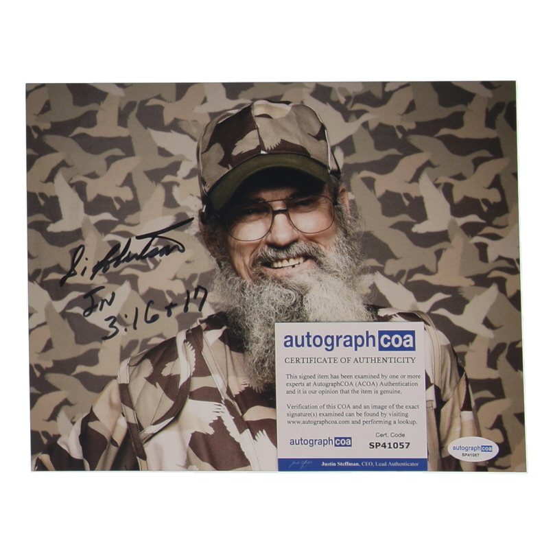 Si Robertson Signed "Duck Dynasty" 8x10 Photo (AutographCOA) at PristineAuction.com Si Robertson Signed "Duck Dynasty" 8x10 Photo (AutographCOA) at PristineAuction.com