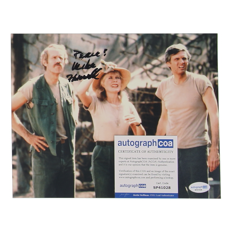 Mike Farrell Signed "M*A*S*H* " 8x10 Photo Inscribed "Peace!" (AutographCOA) at PristineAuction.com Mike Farrell Signed "M*A*S*H* " 8x10 Photo Inscribed "Peace!" (AutographCOA) at PristineAuction.com