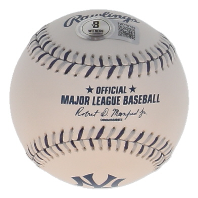 Jim Abbott Signed Yankees Logo OML Baseball Inscribed "No-Hitter 9-4-93" (Beckett) at PristineAuction.com Jim Abbott Signed Yankees Logo OML Baseball Inscribed "No-Hitter 9-4-93" (Beckett) at PristineAuction.com