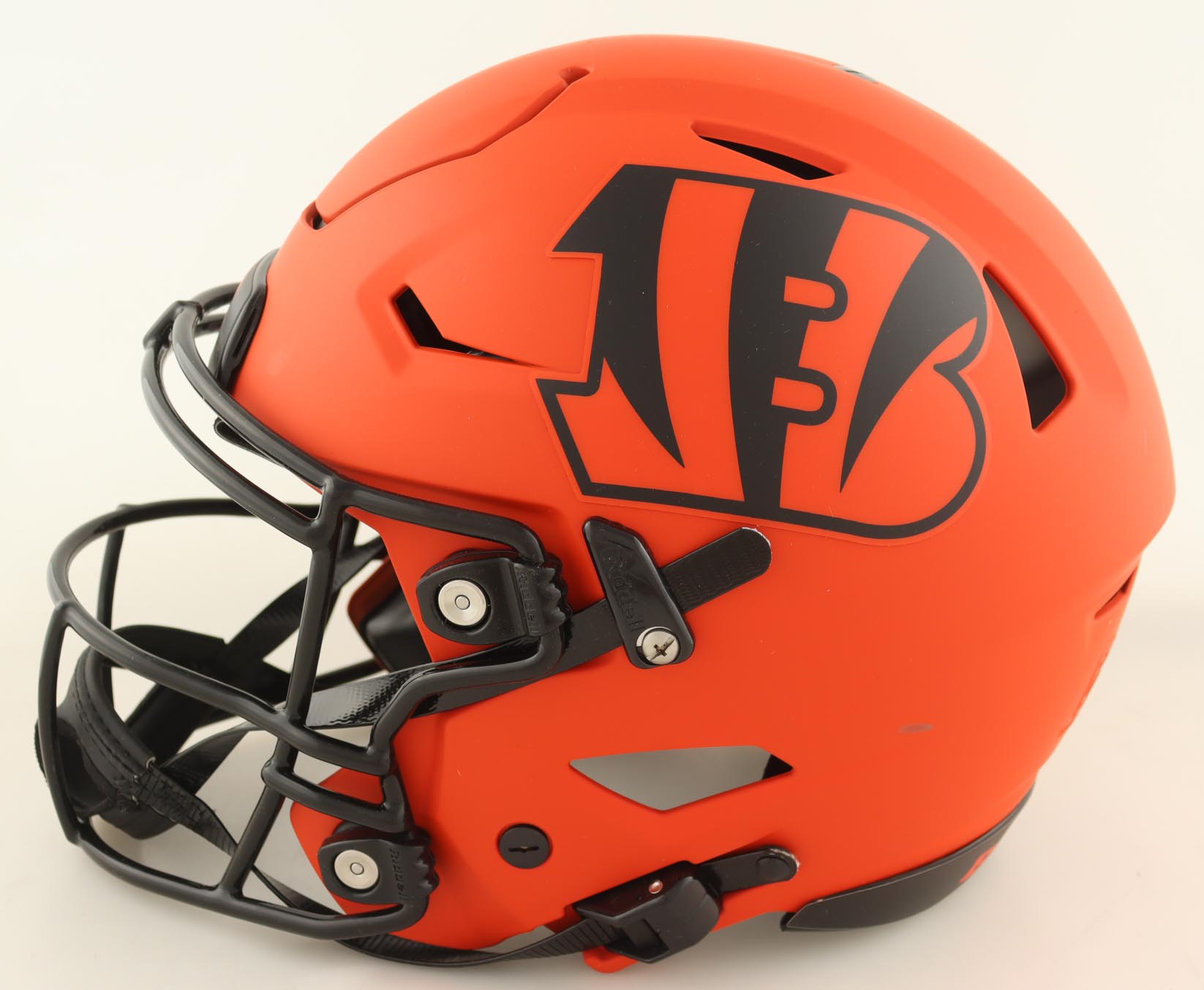 Chad "Ochocinco" Johnson Signed Bengals Rave Alternate Full-Size Authentic On-Field SpeedFlex Helmet (Beckett) at PristineAuction.com Chad "Ochocinco" Johnson Signed Bengals Rave Alternate Full-Size Authentic On-Field SpeedFlex Helmet (Beckett) at PristineAuction.com