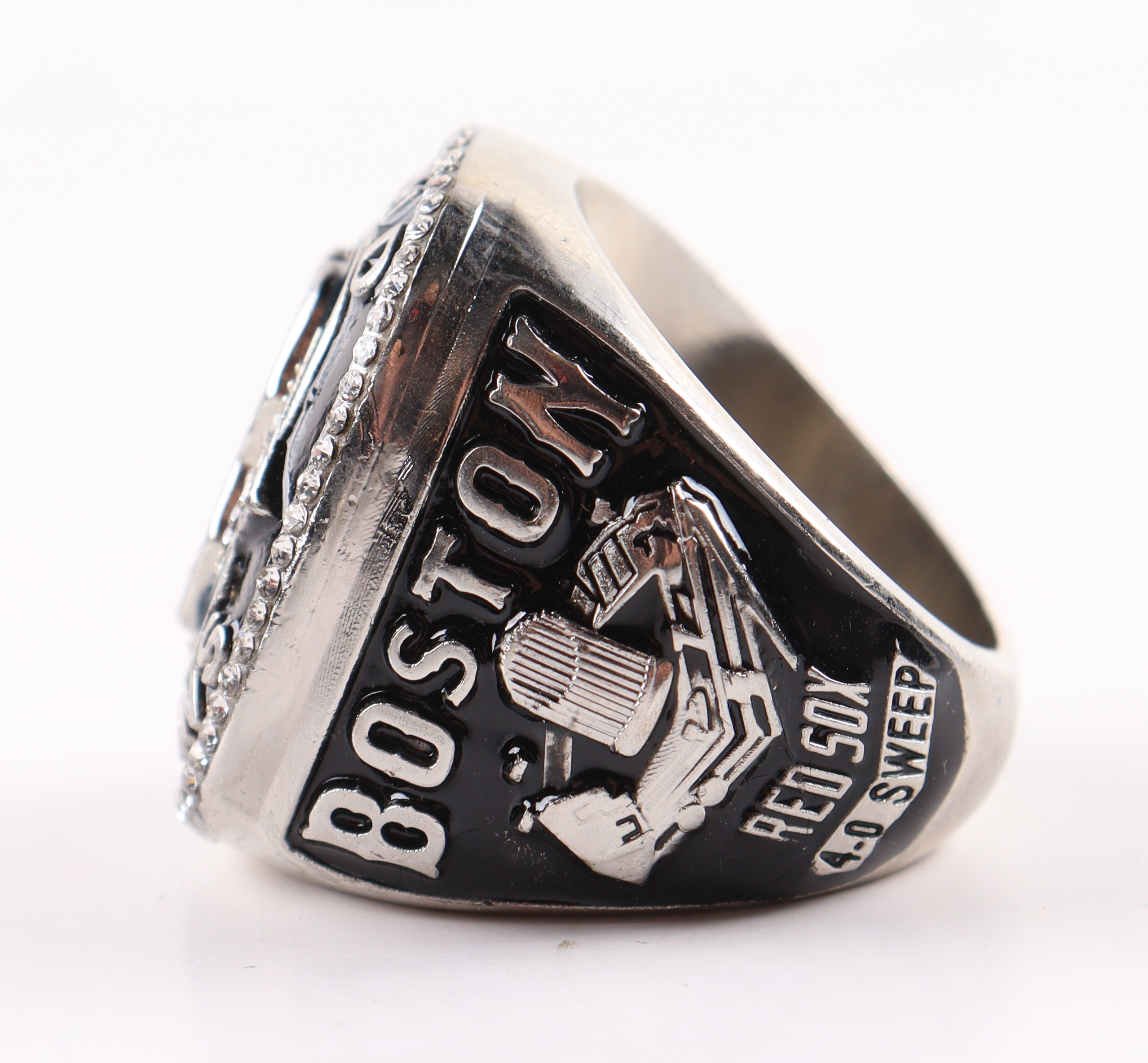 2004 Red Sox Commemorative World Series MLB Replica Championship Ring at PristineAuction.com 2004 Red Sox Commemorative World Series MLB Replica Championship Ring at PristineAuction.com